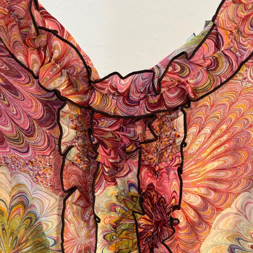 Colorful top with ruffle detail - Picture 4 of 9